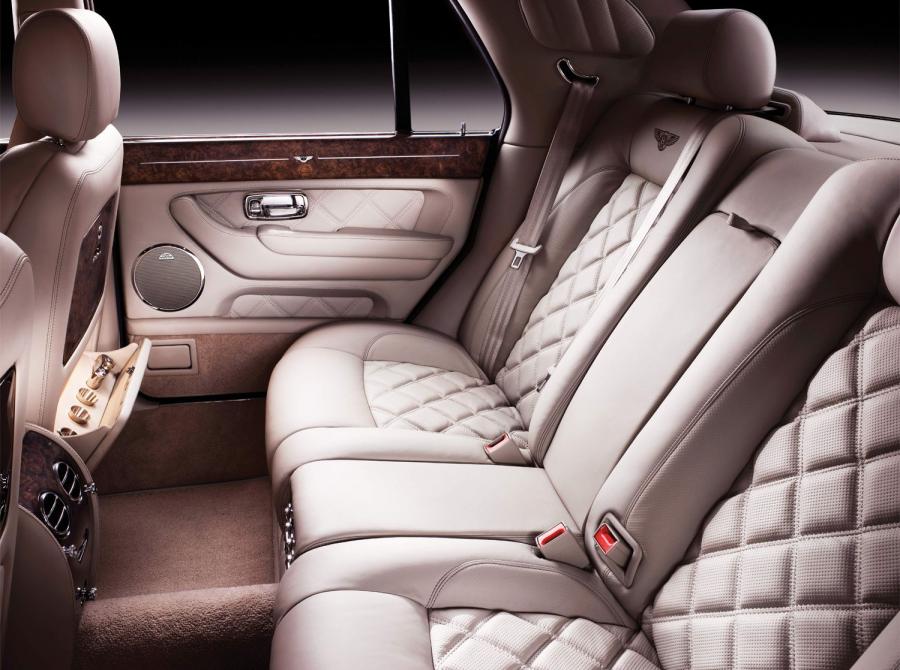 Интерьер Bentley Arnage Final Series 2008 года  (фото 3 из 19)